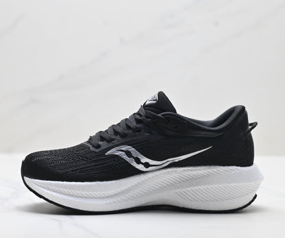 Saucony Triumph 21 Black Ultralight Running Sneaker
