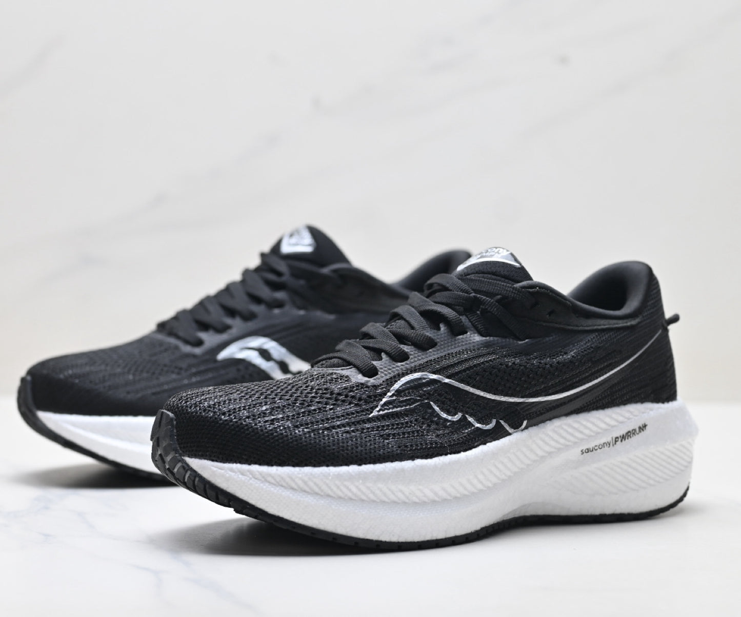 Saucony Triumph 21 Black Ultralight Running Sneaker