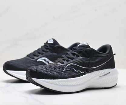 Saucony Triumph 21 Black Ultralight Running Sneaker