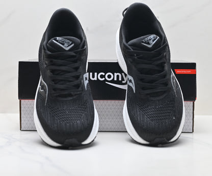 Saucony Triumph 21 Black Ultralight Running Sneaker