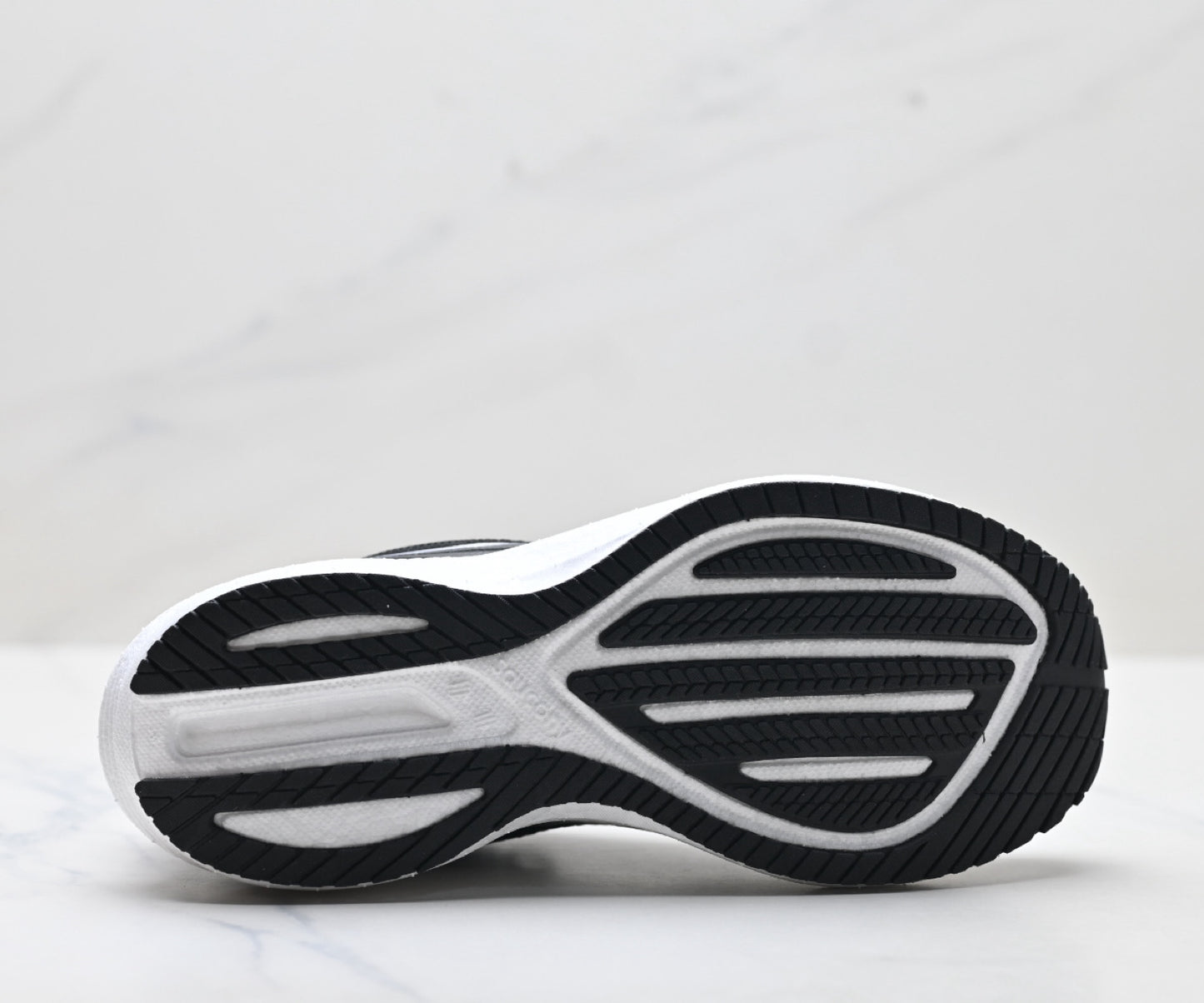 Saucony Triumph 21 Black Ultralight Running Sneaker