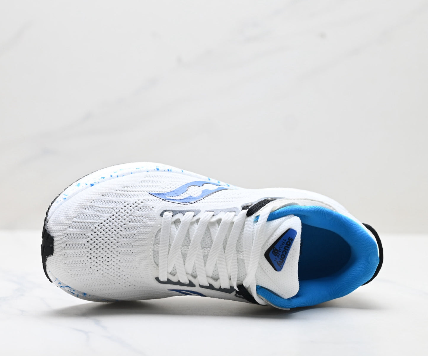 Saucony Triumph 21 White-Blue Ultralight Running Sneaker