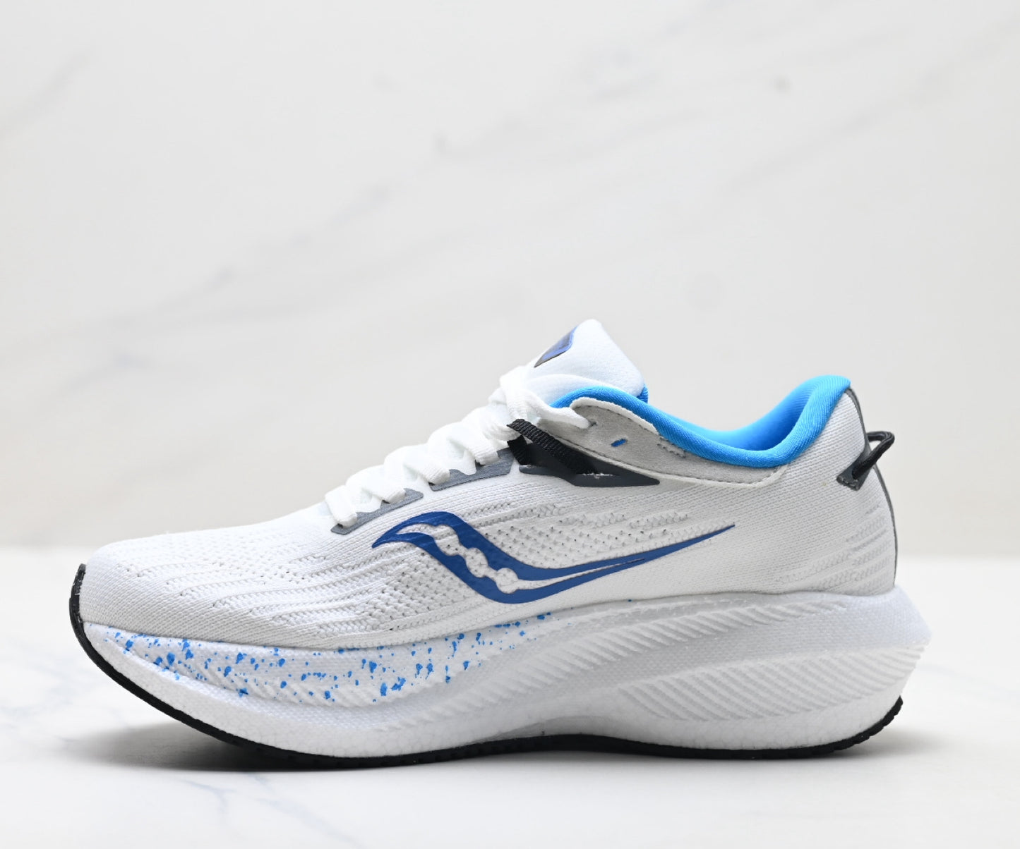 Saucony Triumph 21 White-Blue Ultralight Running Sneaker