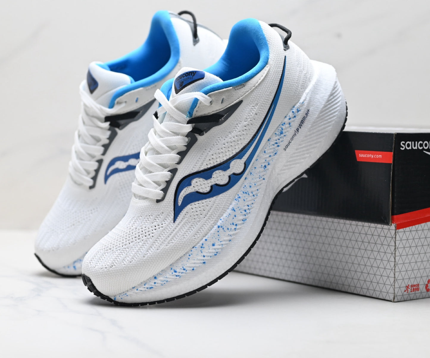 Saucony Triumph 21 White-Blue Ultralight Running Sneaker