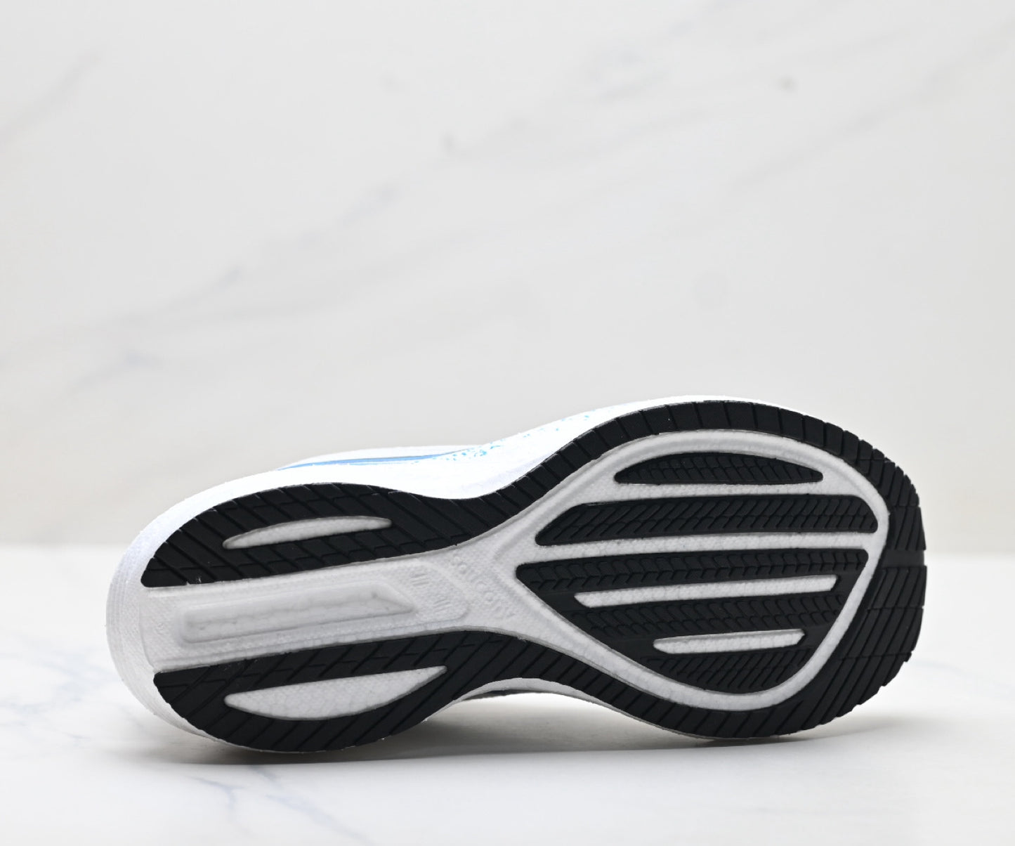 Saucony Triumph 21 White-Blue Ultralight Running Sneaker