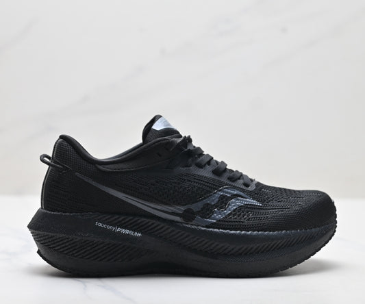 Saucony Triumph 21 Black Ultralight Running Sneaker