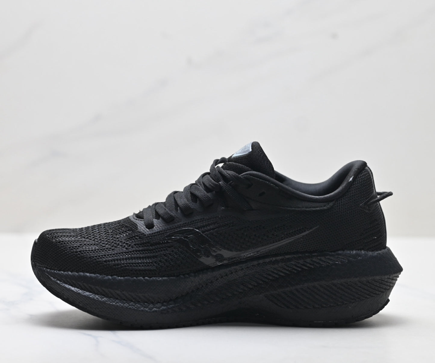 Saucony Triumph 21 Black Ultralight Running Sneaker