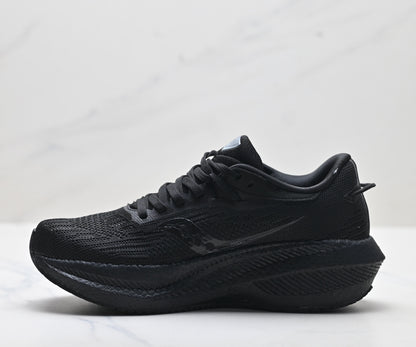 Saucony Triumph 21 Black Ultralight Running Sneaker