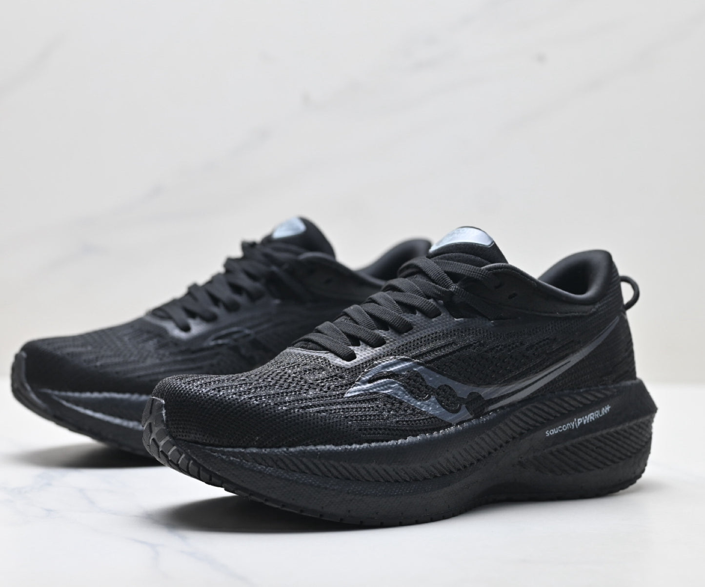 Saucony Triumph 21 Black Ultralight Running Sneaker