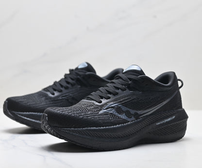 Saucony Triumph 21 Black Ultralight Running Sneaker