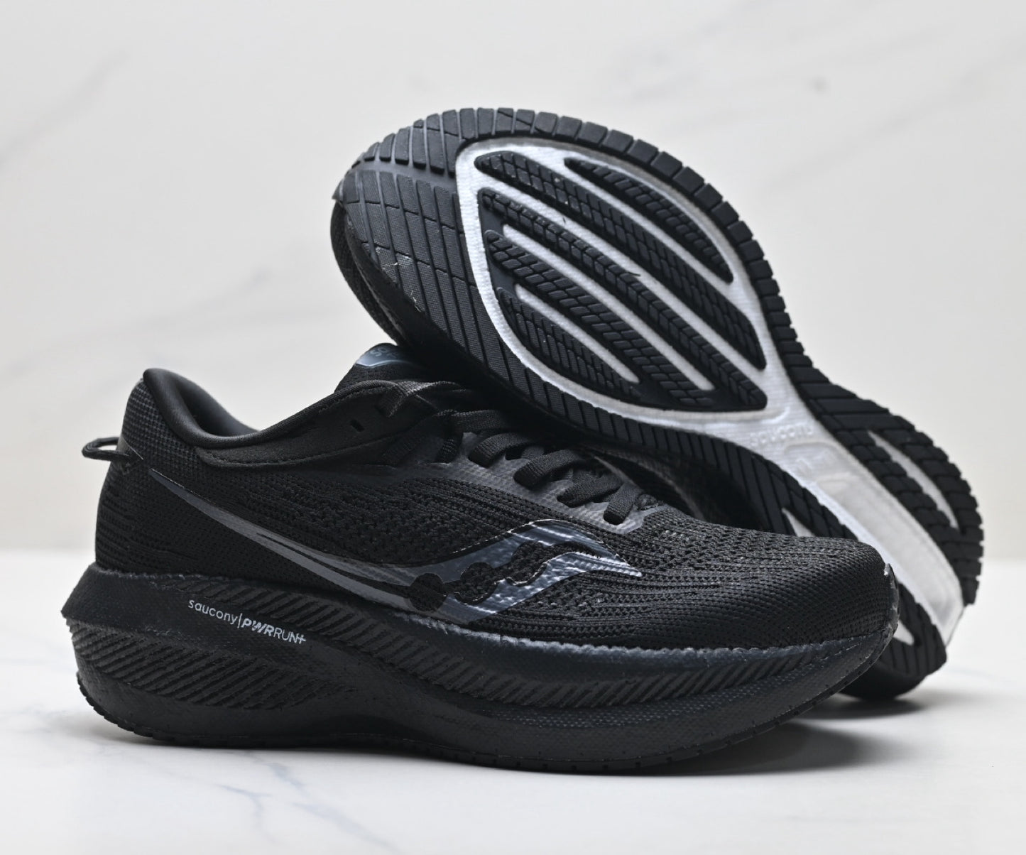 Saucony Triumph 21 Black Ultralight Running Sneaker