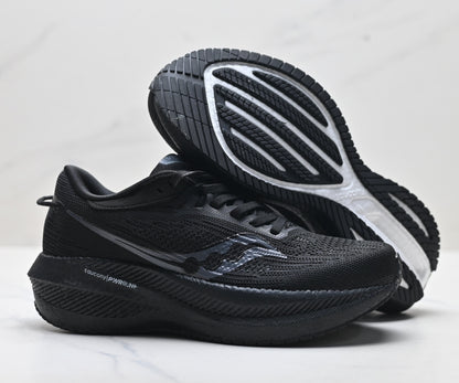 Saucony Triumph 21 Black Ultralight Running Sneaker