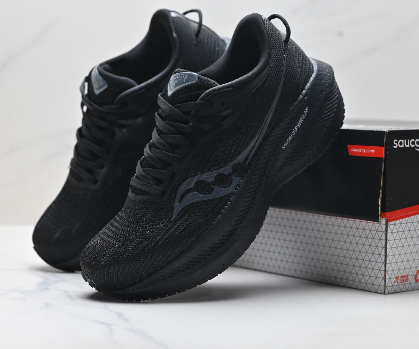 Saucony Triumph 21 Black Ultralight Running Sneaker