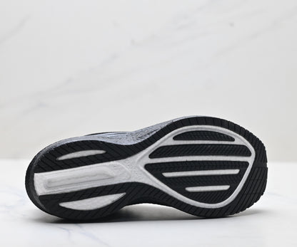 Saucony Triumph 21 Black Ultralight Running Sneaker