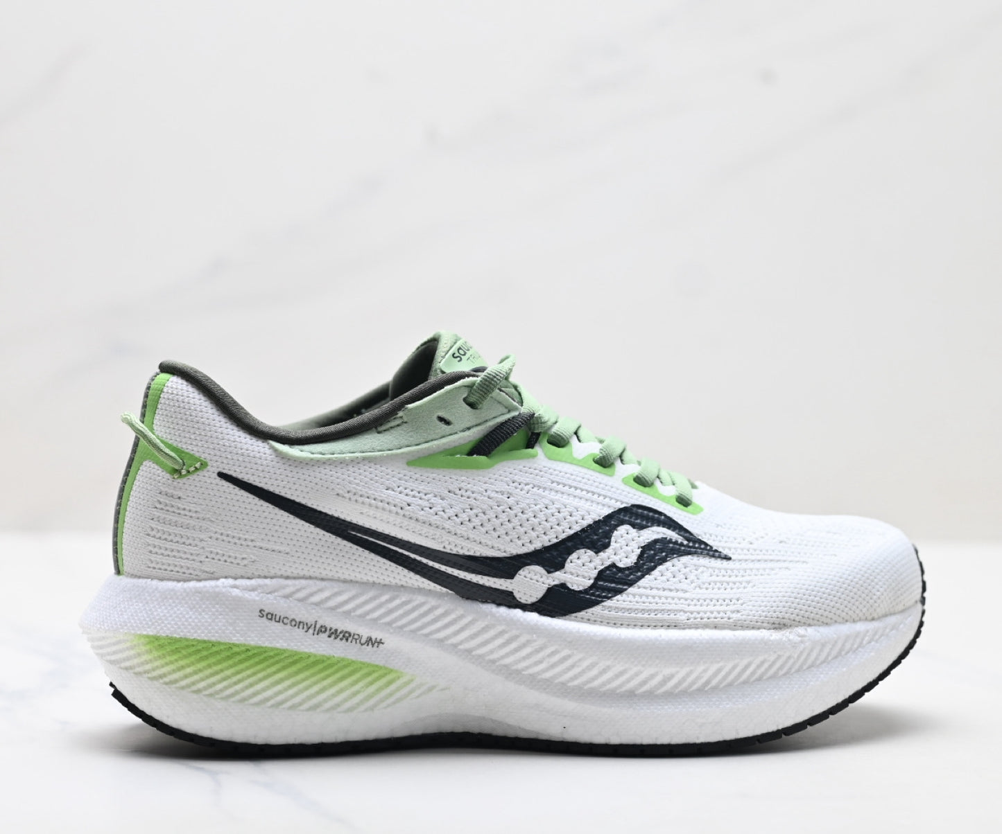 Saucony Triumph 21 Gray Ultralight Running Sneaker