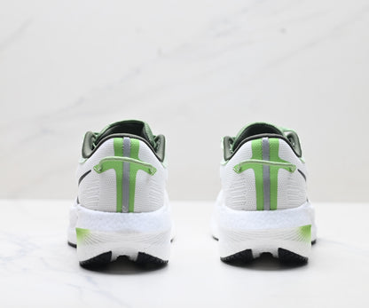 Saucony Triumph 21 White-Black Ultralight Running Sneaker