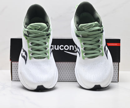 Saucony Triumph 21 White-Black Ultralight Running Sneaker