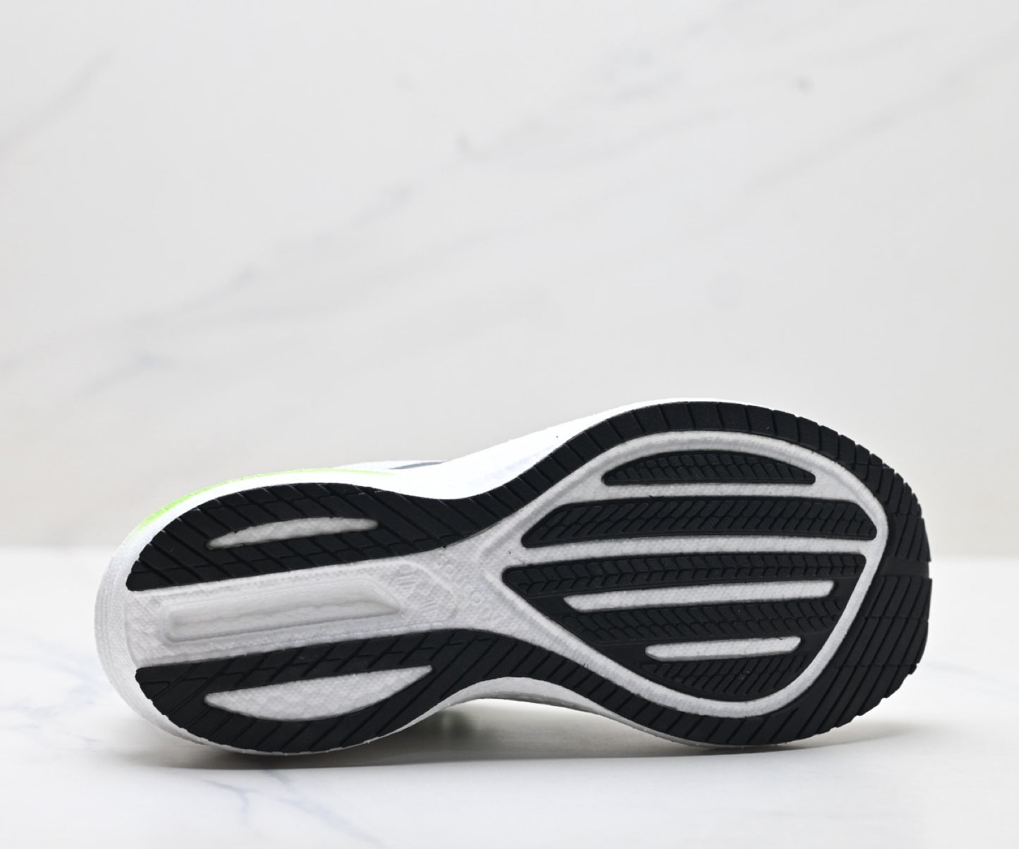 Saucony Triumph 21 White-Black Ultralight Running Sneaker