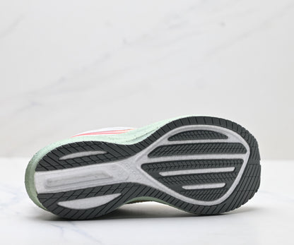 Saucony Triumph 21 Gray-Orange Ultralight Running Sneaker