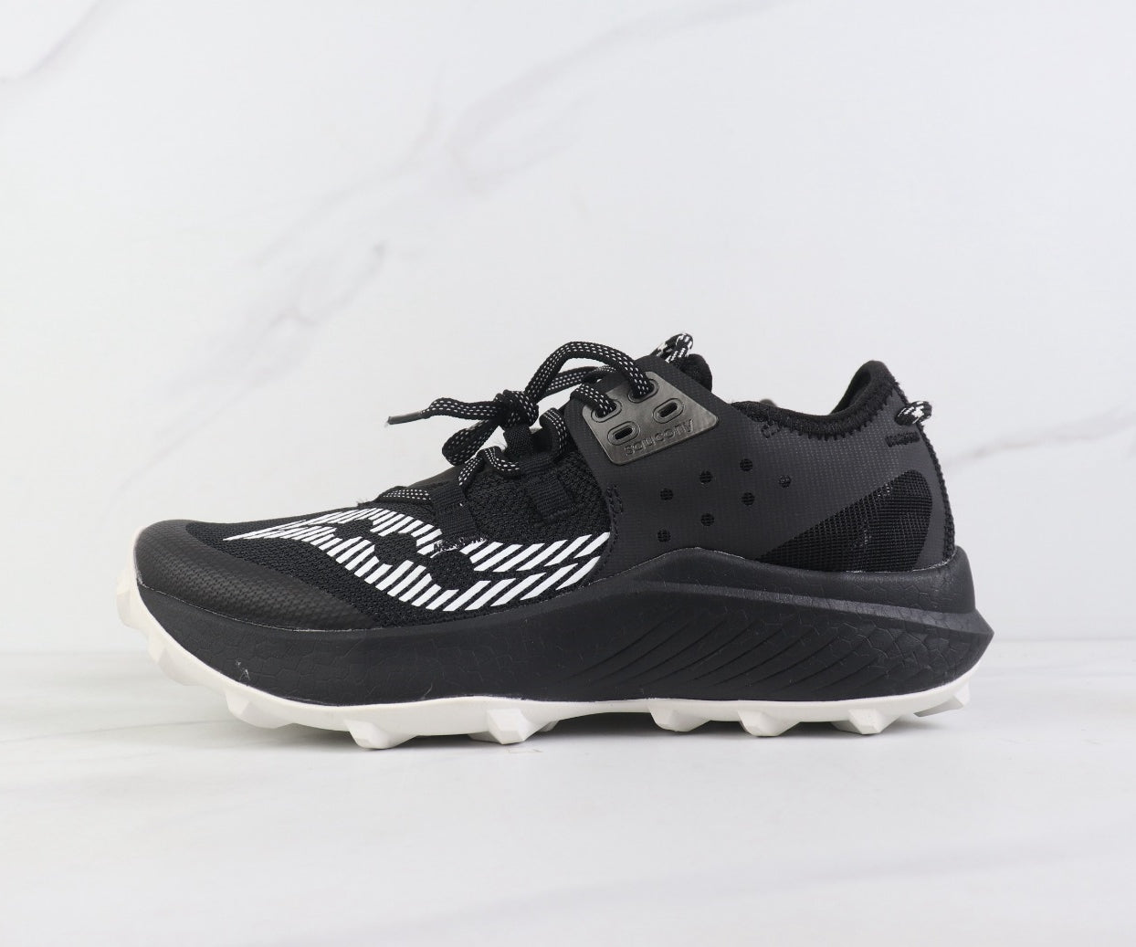 Saucony ENDORPHIN RIFT Black-White Men‘s Running Sneaker