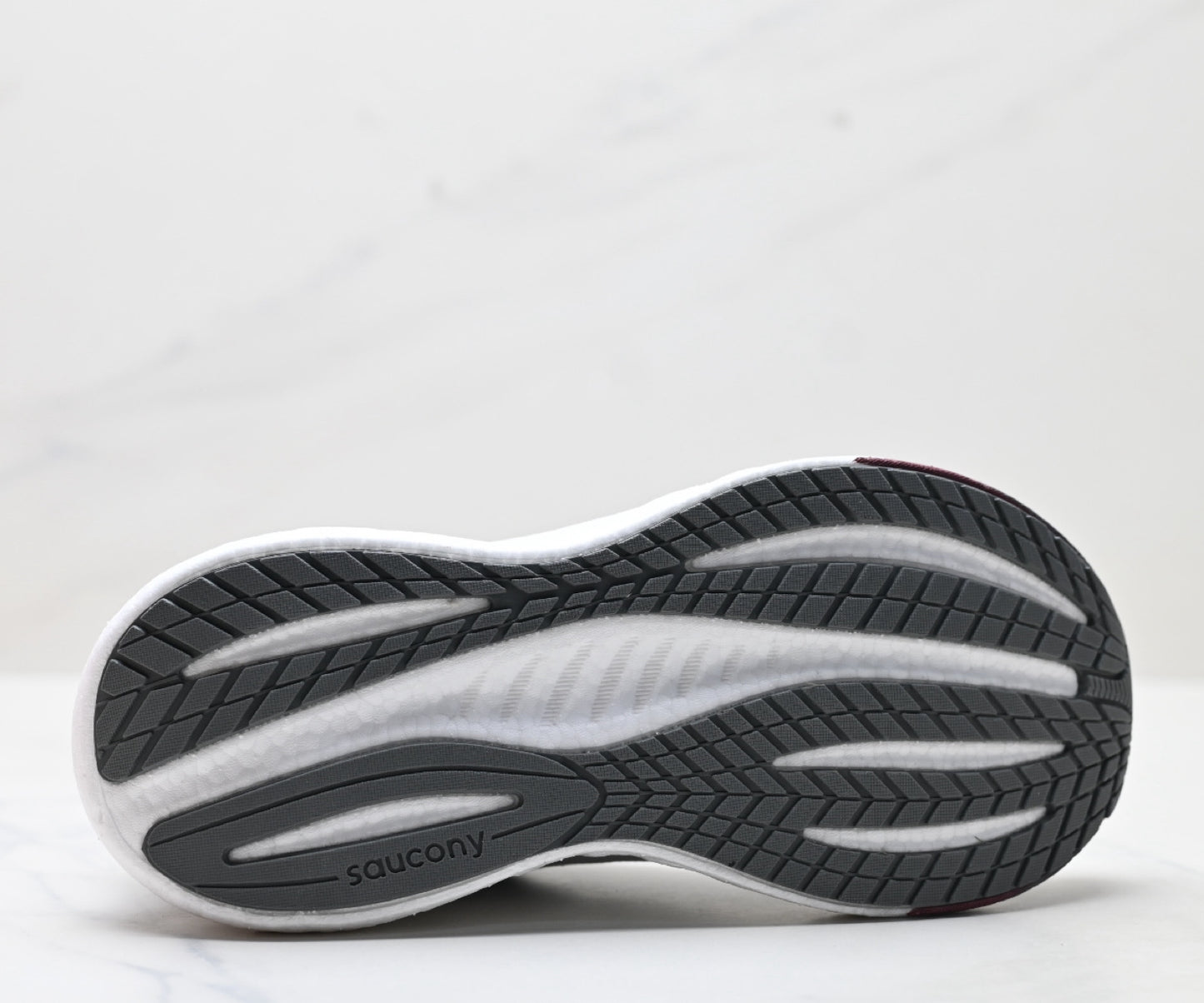 Saucony Triumph 22 Gray-White Ultralight Running Sneaker
