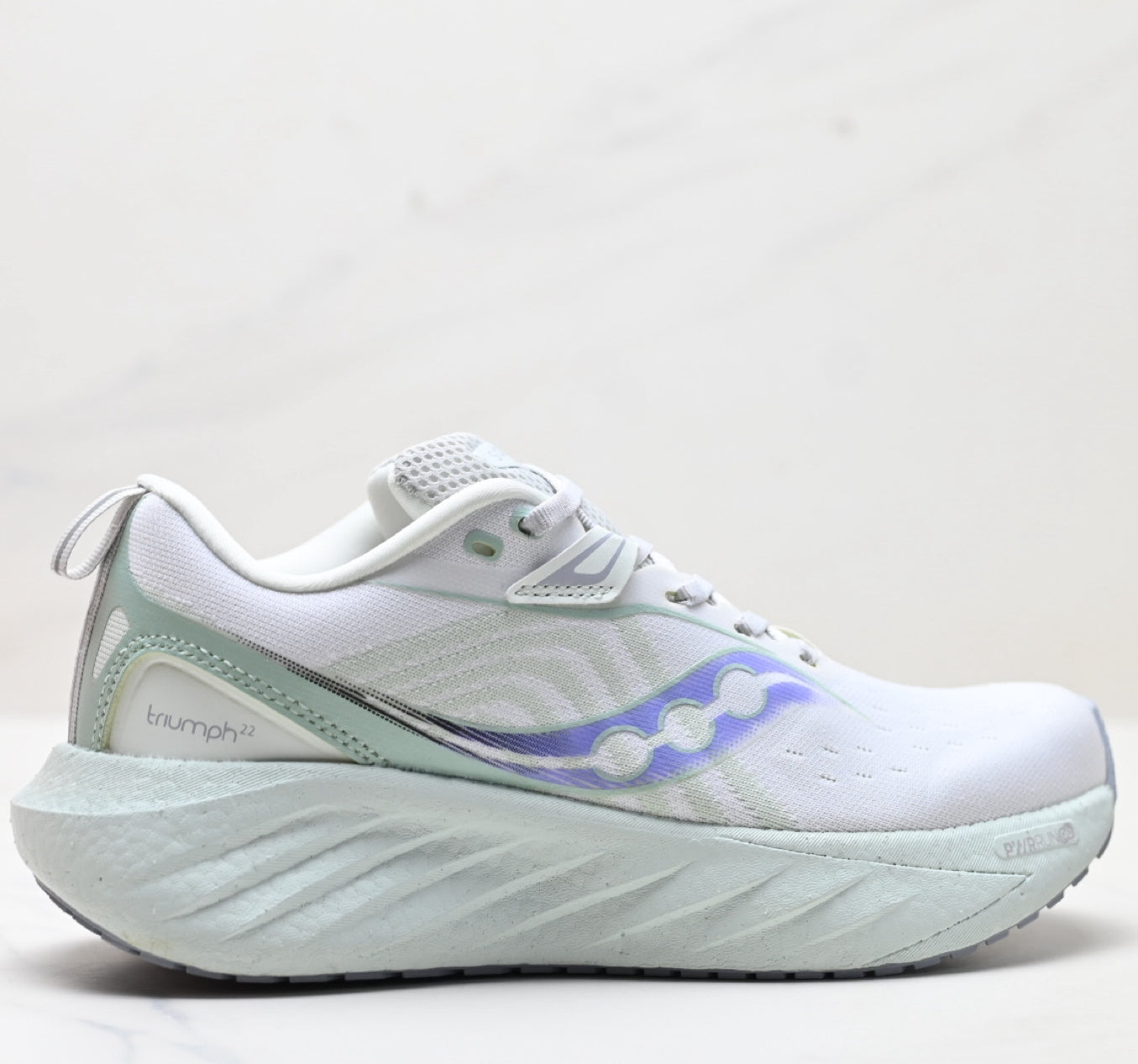 Saucony Triumph 22 Beige Ultralight Running Sneaker