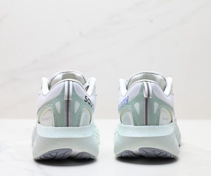 Saucony Triumph 22 White-Blue Ultralight Running Sneaker