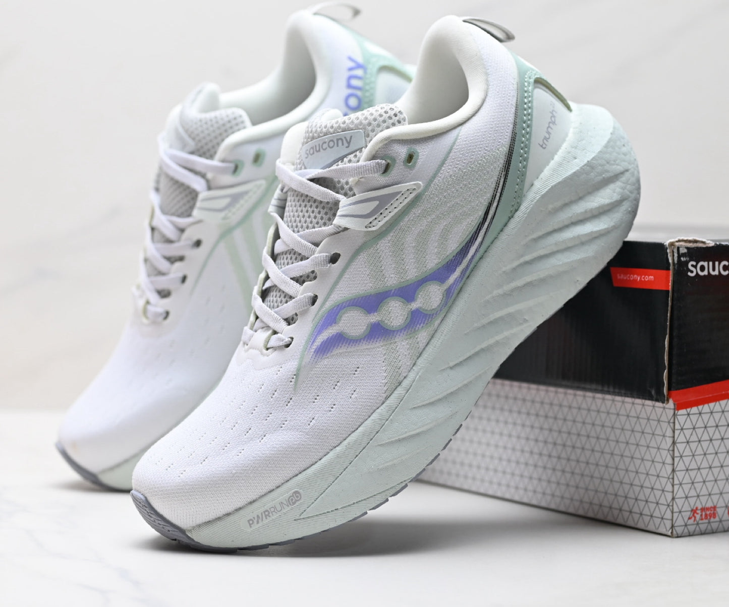 Saucony Triumph 22 White-Blue Ultralight Running Sneaker