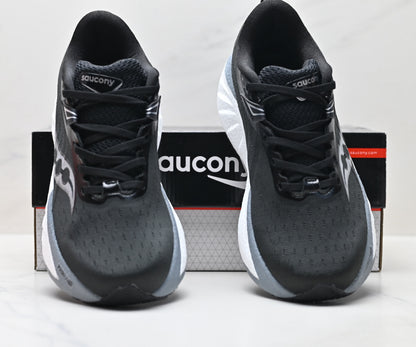Saucony Triumph 22 Black-White Ultralight Running Sneaker