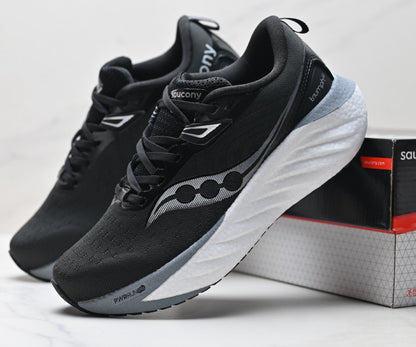 Saucony Triumph 22 Black-White Ultralight Running Sneaker
