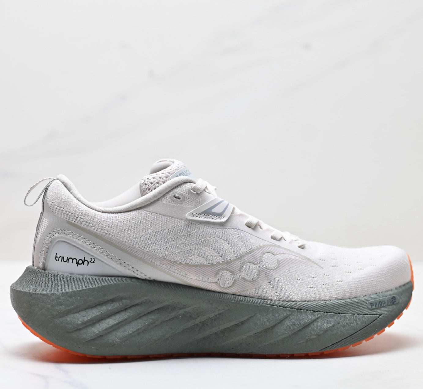 Saucony Triumph 22 Beige Ultralight Running Sneaker