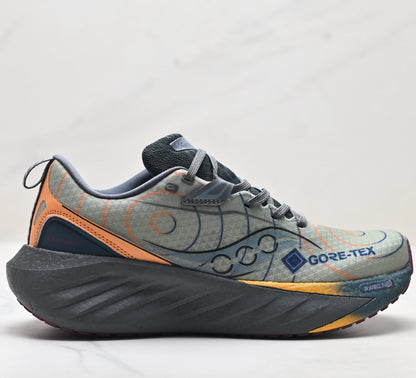 Saucony Triumph 22 Beige Ultralight Running Sneaker