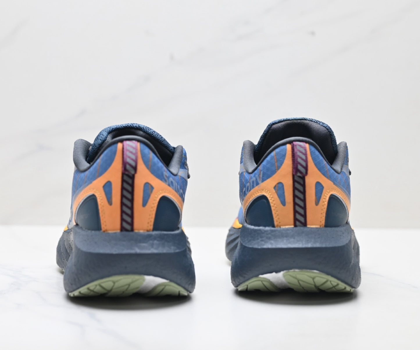 Saucony Triumph 22 Blue-Black Ultralight Running Sneaker