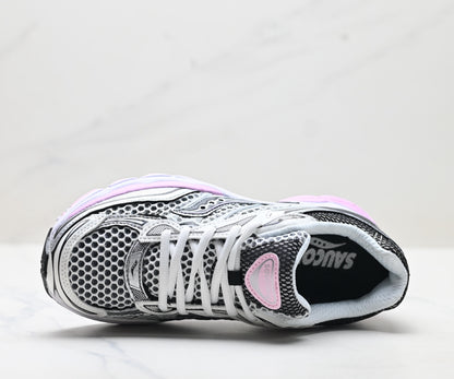 Saucony Pro Grid Omni 9 Women Running Sneaker