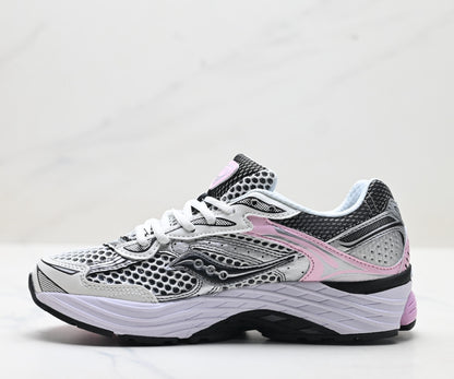 Saucony Pro Grid Omni 9 Women Running Sneaker