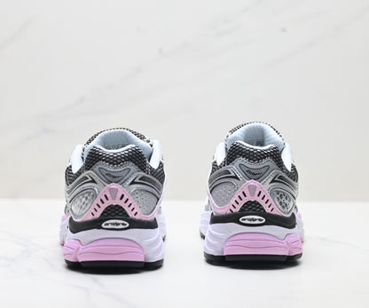 Saucony Pro Grid Omni 9 Women Running Sneaker