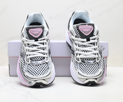 Saucony Pro Grid Omni 9 Women Running Sneaker