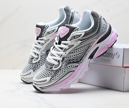Saucony Pro Grid Omni 9 Women Running Sneaker