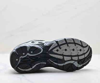 Saucony Pro Grid Omni 9 Black-Silver Men’s Running Sneaker