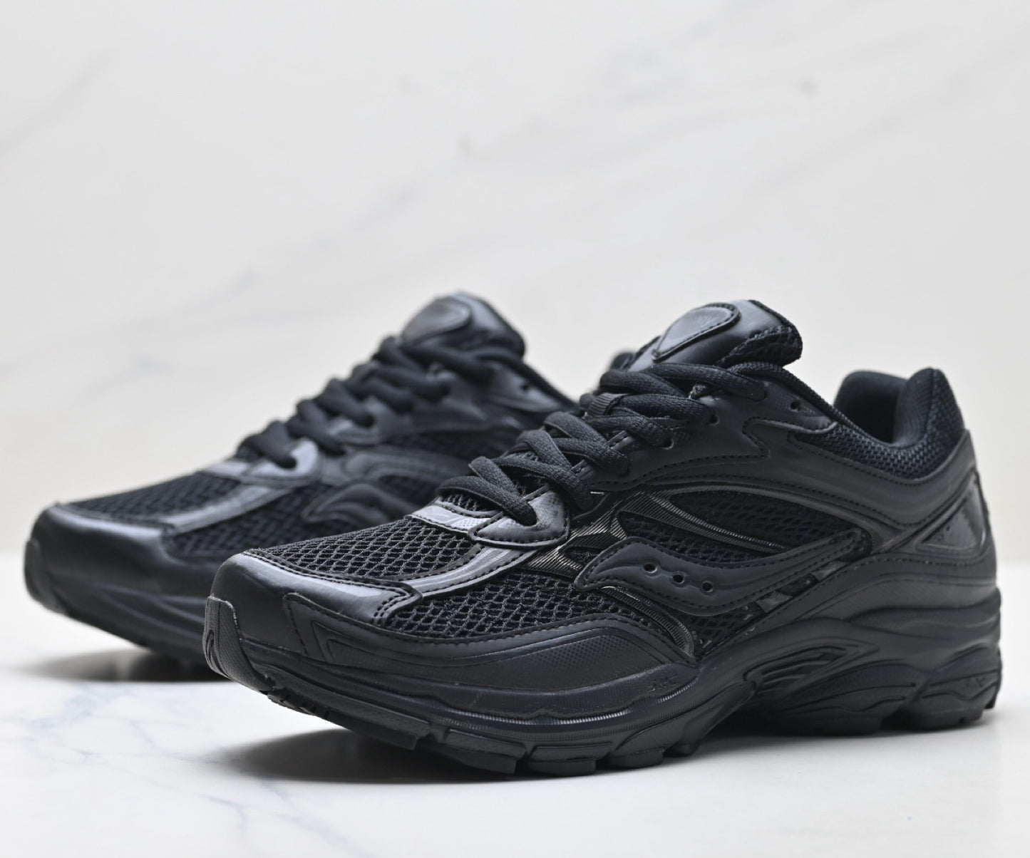 Saucony Pro Grid Omni 9 Black Men’s Running Sneaker