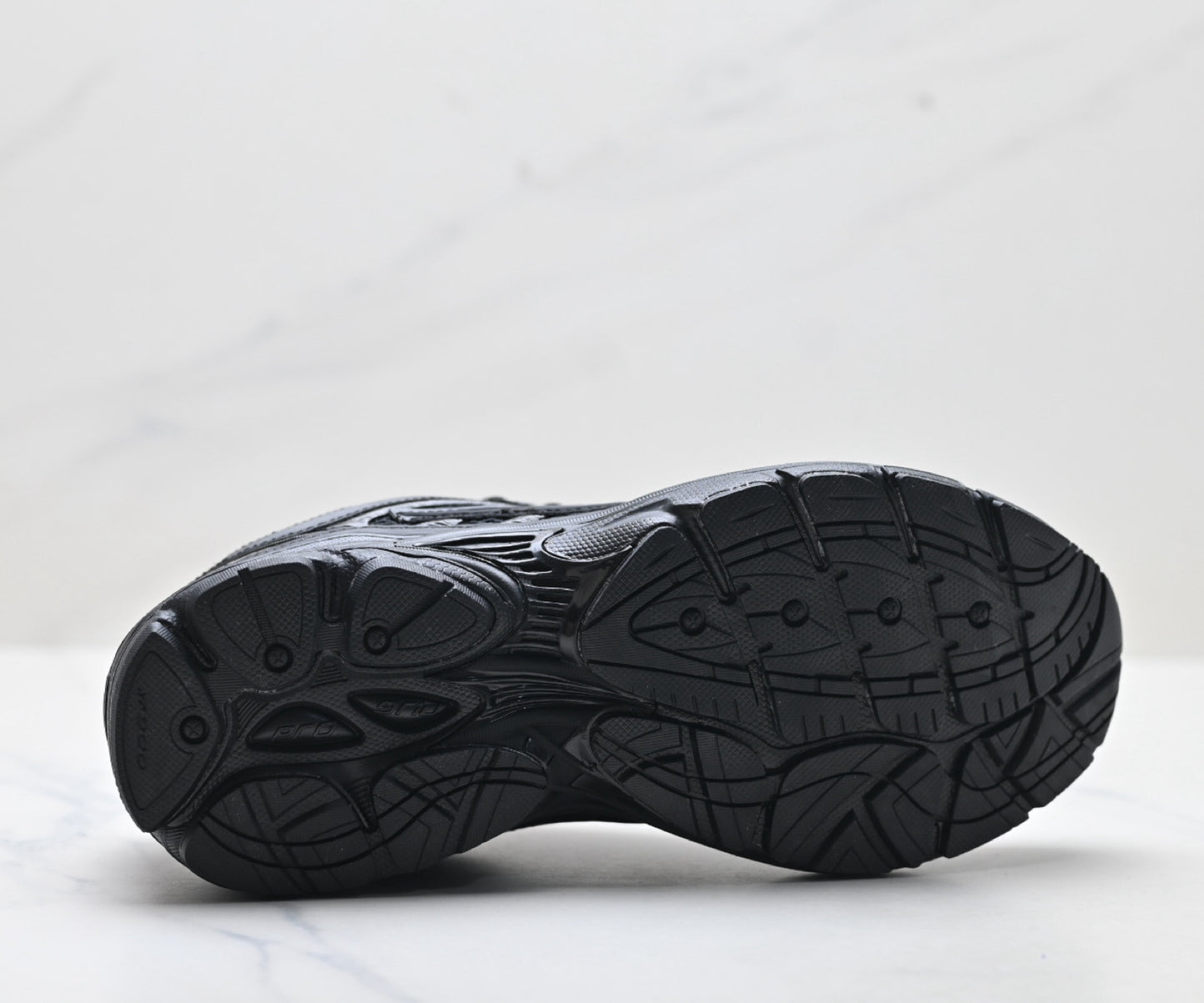 Saucony Pro Grid Omni 9 Black Men’s Running Sneaker