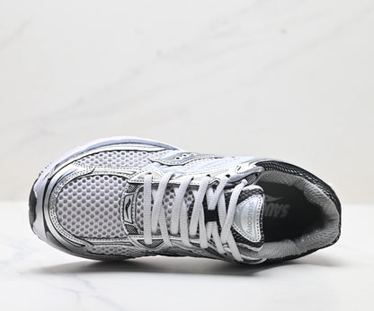 Saucony Pro Grid Omni 9 White Running Sneaker