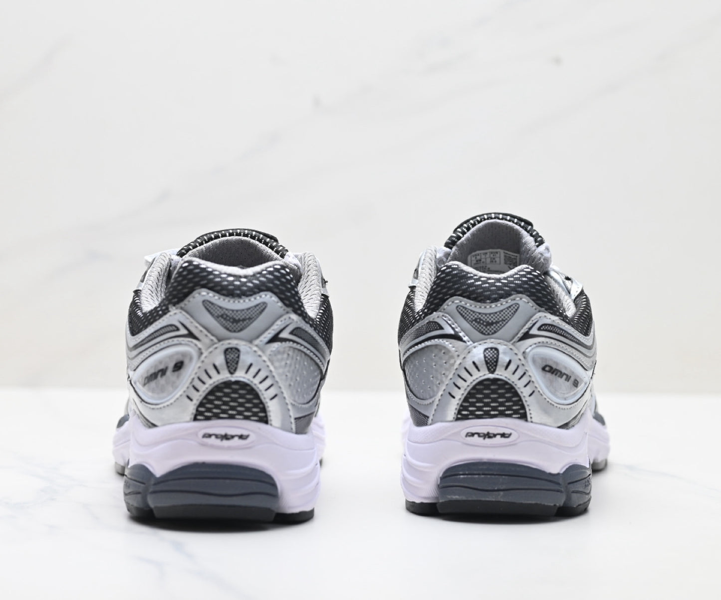 Saucony Pro Grid Omni 9 White Running Sneaker