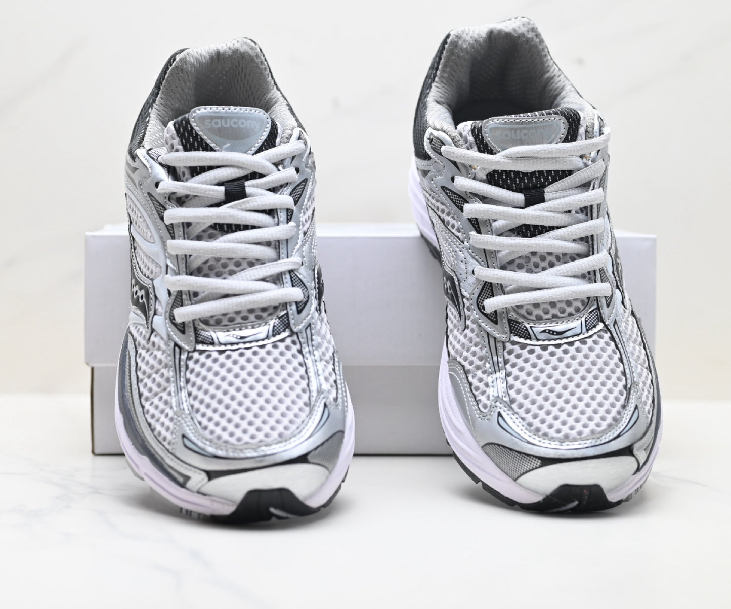 Saucony Pro Grid Omni 9 White Running Sneaker