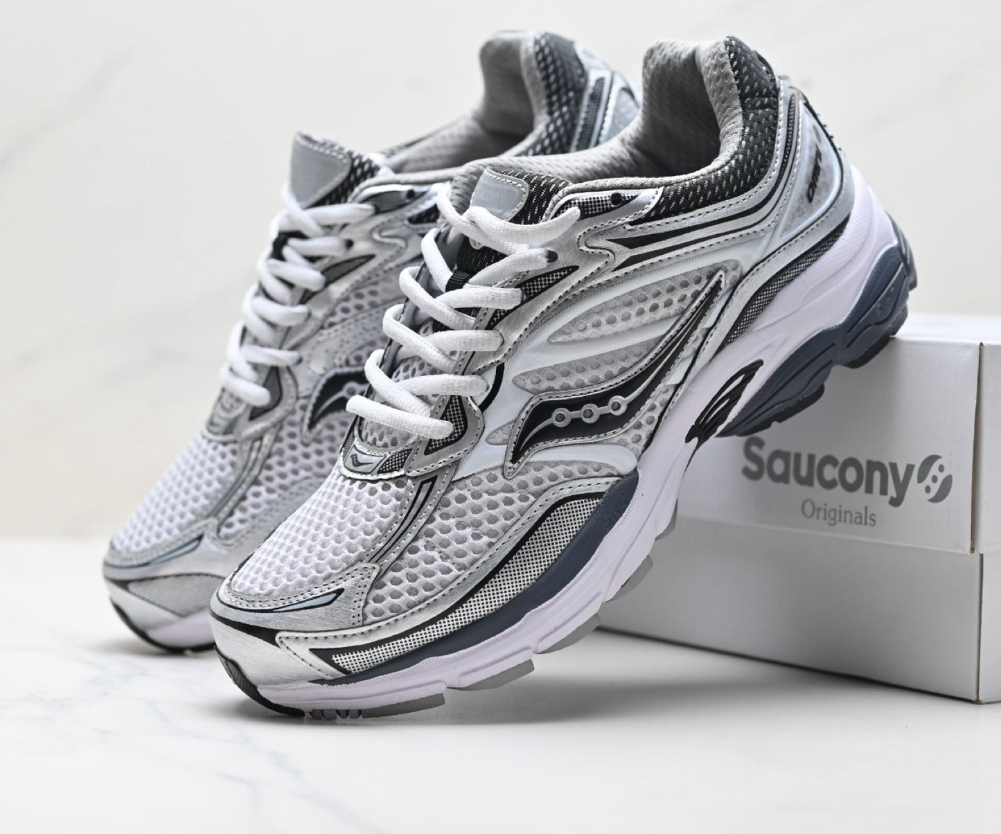 Saucony Pro Grid Omni 9 White Running Sneaker
