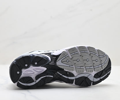 Saucony Pro Grid Omni 9 White Running Sneaker