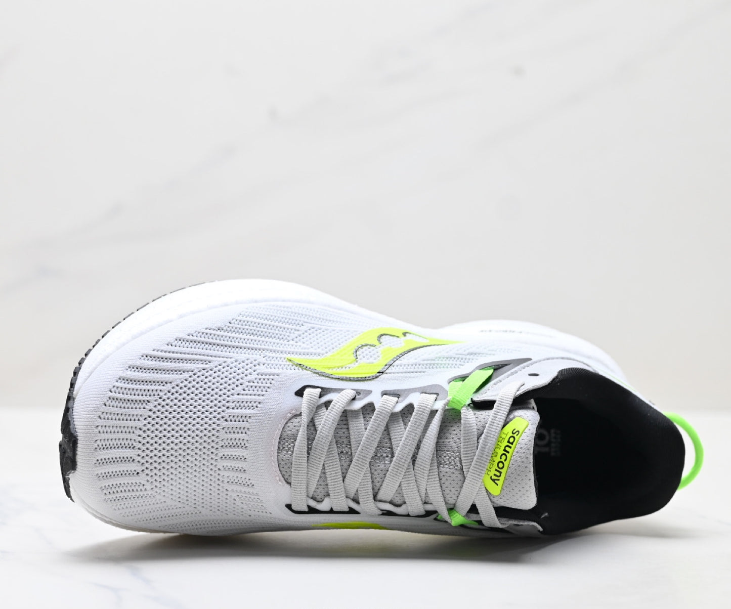 Saucony Triumph 21 White-Green Ultralight Running Sneaker