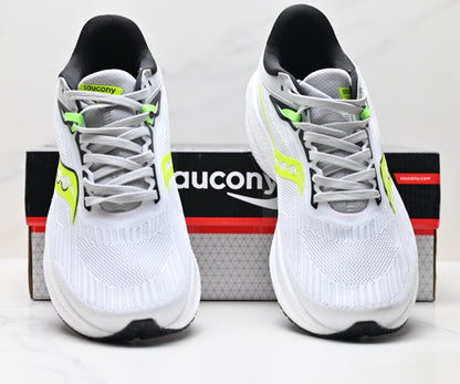 Saucony Triumph 21 White-Green Ultralight Running Sneaker