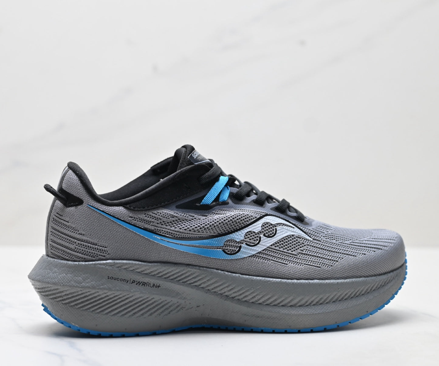 Saucony Triumph 21 Gray Ultralight Running Sneaker