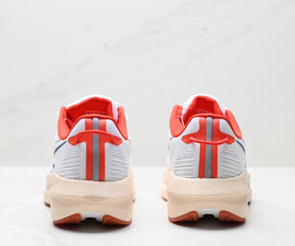 Saucony Triumph 21 Beige-Red Ultralight Running Sneaker